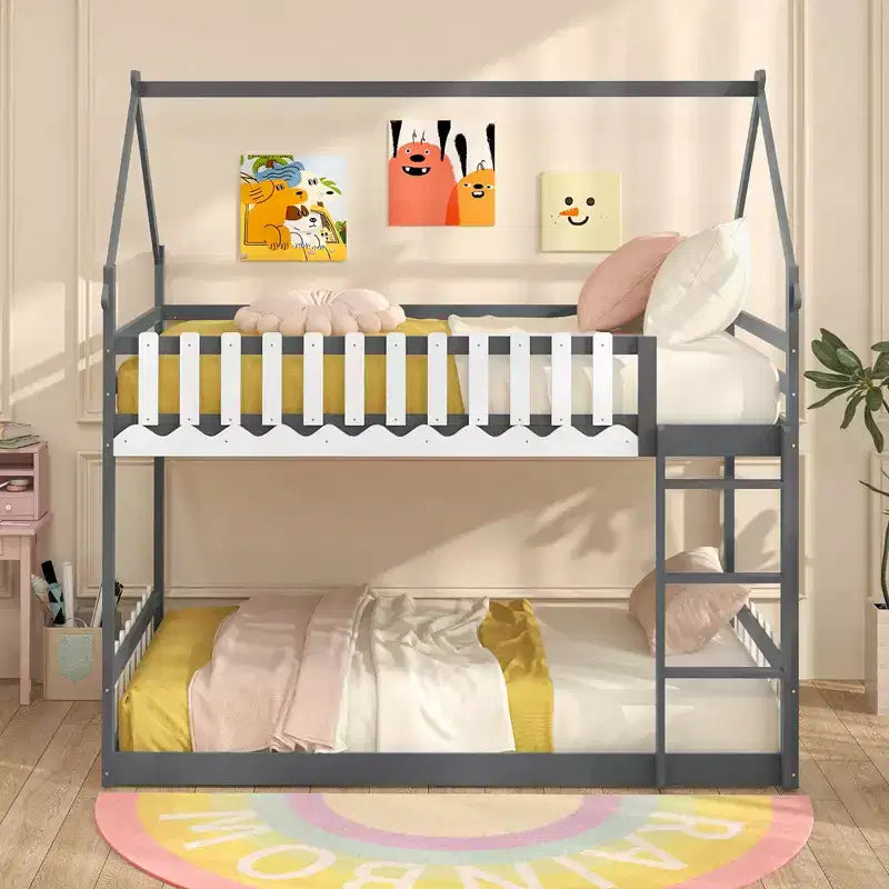 Lit superposé jumeau sur jumeau avec clôture et échelle, lit superposé au sol en bois massif pour enfants, gris