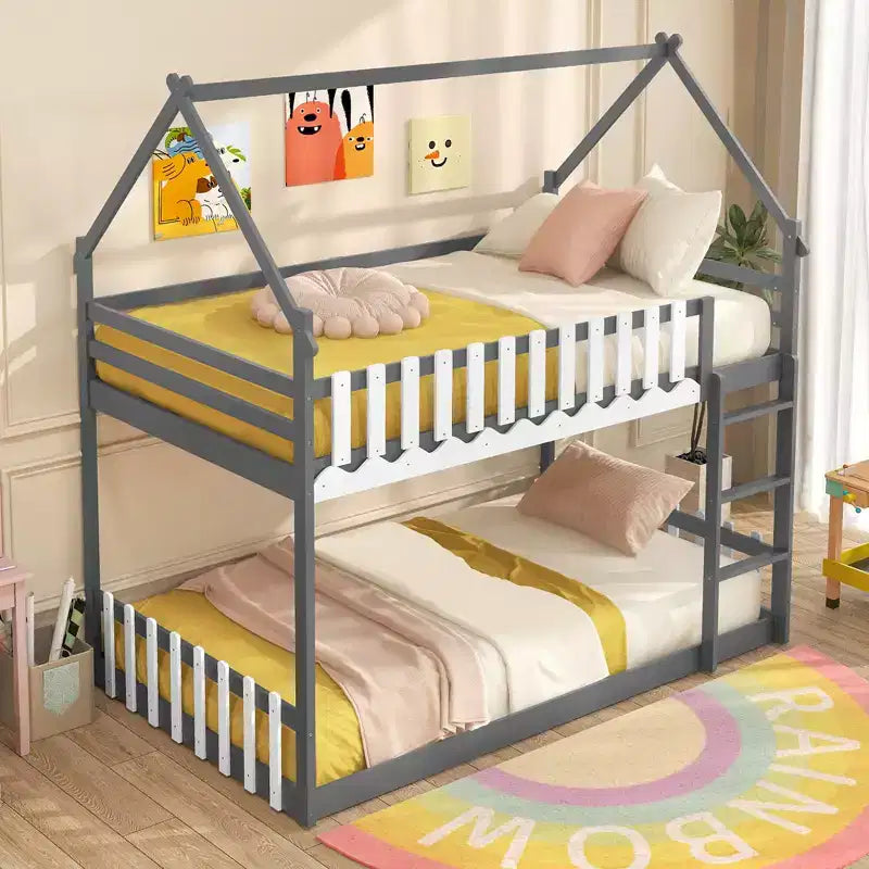 Lit superposé jumeau sur jumeau avec clôture et échelle, lit superposé au sol en bois massif pour enfants, gris