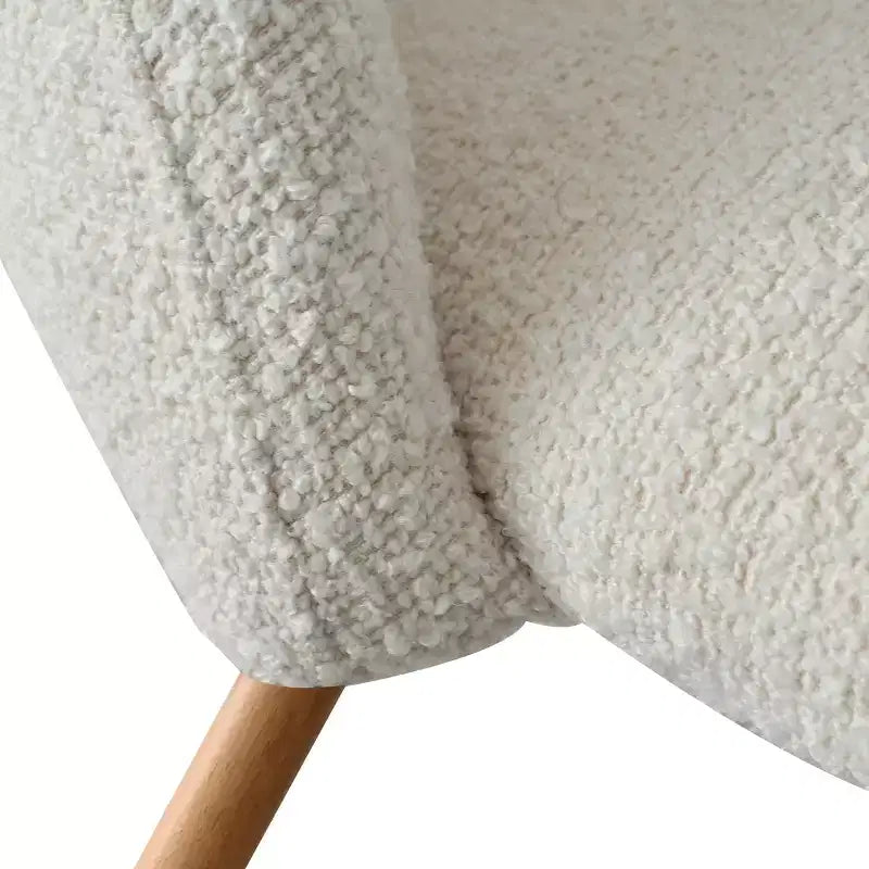 Chaise de salle à manger tapissée de tissu