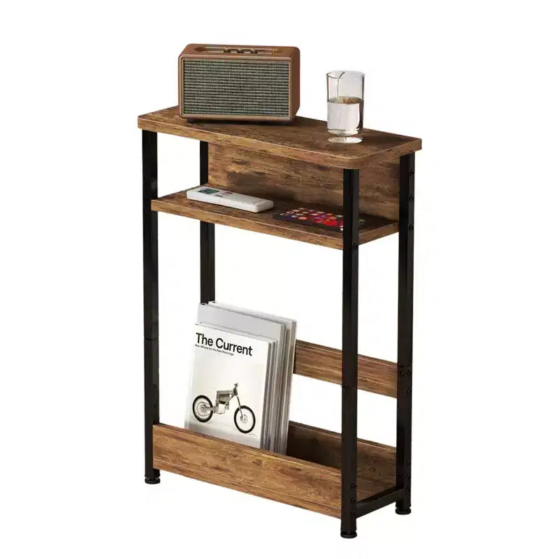 Table d'appoint industrielle étroite à 3 niveaux – Table de bout peu encombrante avec étagères de rangement et porte-revues pour salon ou chambre à coucher