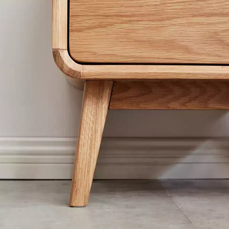 Table de Chevet Moderne en Chêne Massif avec Deux Tiroirs, Style Médiéval.