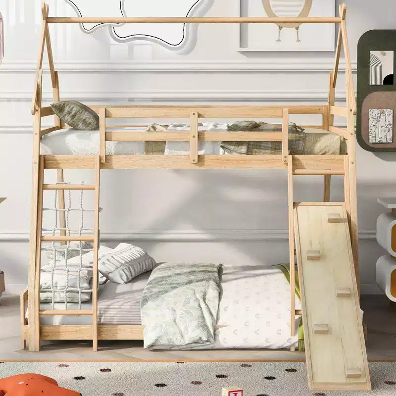 Lit superposé cabane double sur grand lit avec filets et rampe d'escalade, cadre de lit superposé en bois avec garde-corps de sécurité pour enfants et adolescents