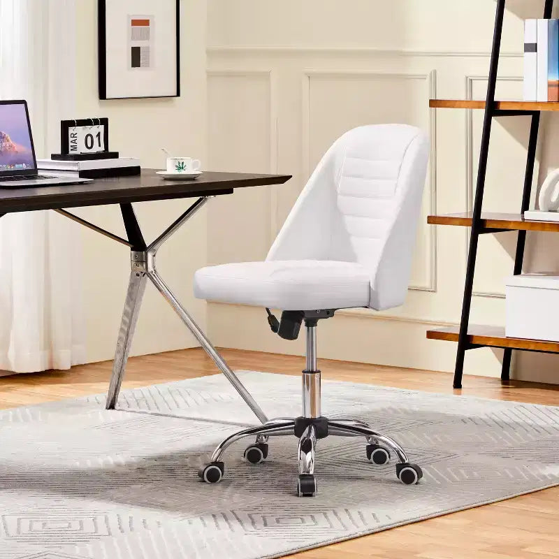 Chaise de bureau à dossier mi-haut en similicuir avec piètement en métal chromé